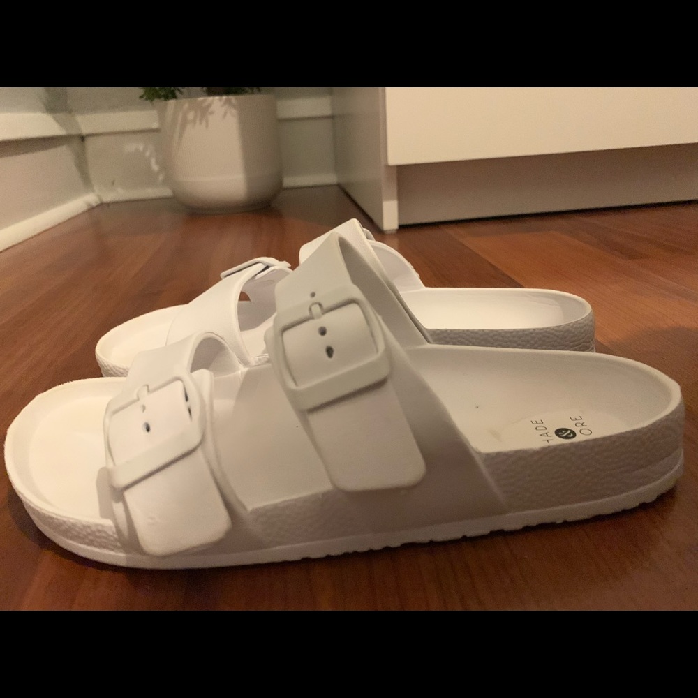 Slip ons